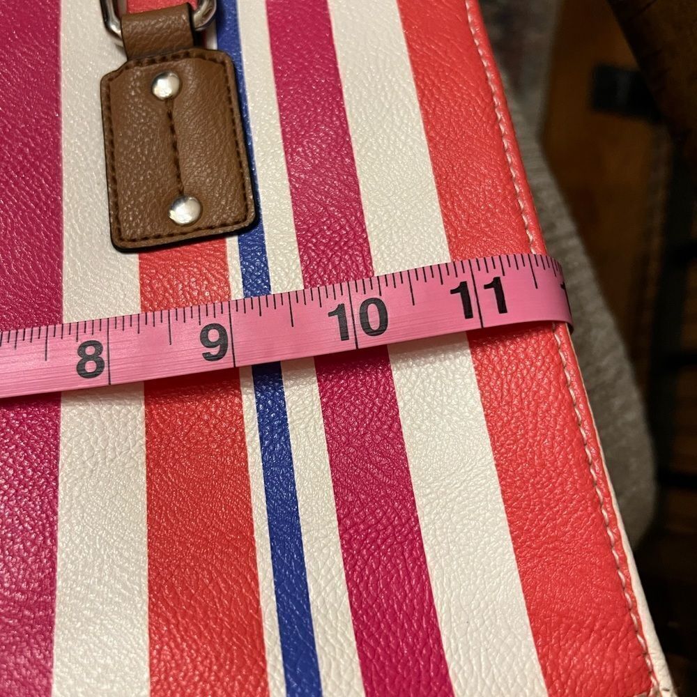 Beautiful striped Nine West purse - Picture 11 of 12